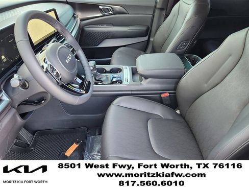 New 2026 Kia Carnival SX w/ SX Dark Edition Package FWD image 9
