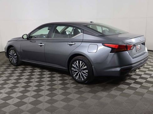 Used 2024 Nissan Altima 2.5 SV image 11