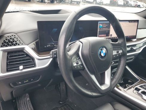 Used 2025 BMW X5 xDrive50e image 12