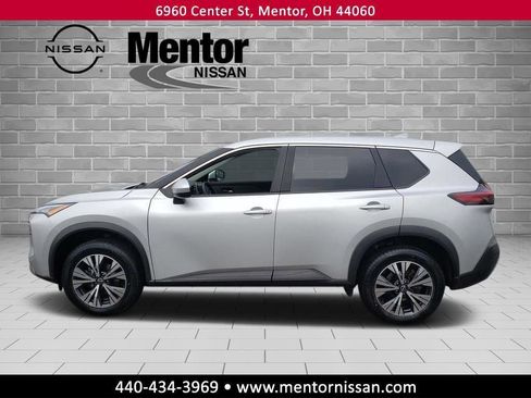 Used 2023 Nissan Rogue SV image 4