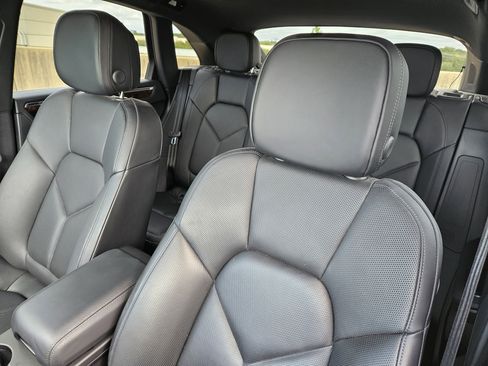 Certified 2024 Porsche Macan S image 6