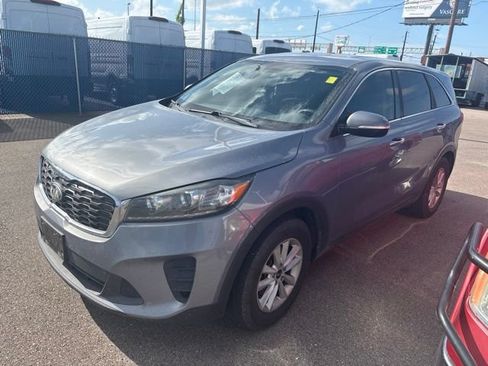 Used 2019 Kia Sorento L FWD image 3