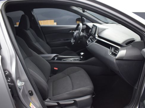 Used 2018 Toyota C-HR XLE FWD image 10