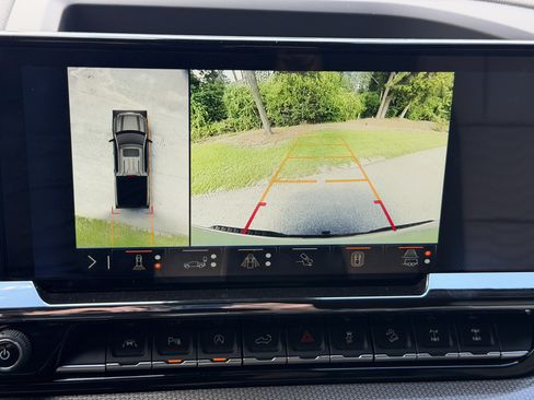 Used 2024 Chevrolet Silverado 1500 ZR2 w/ Technology Package AWD/4WD image 26