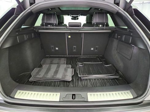 Used 2019 Land Rover Range Rover Velar S AWD/4WD image 34