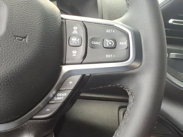 Used 2025 RAM 3500 Big Horn AWD/4WD image 18