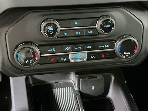 Used 2025 Ford Bronco Big Bend image 24