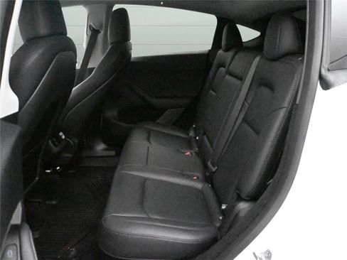 Used 2025 Tesla Model Y Performance image 8