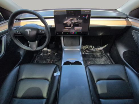 Used 2024 Tesla Model Y 2WD image 4