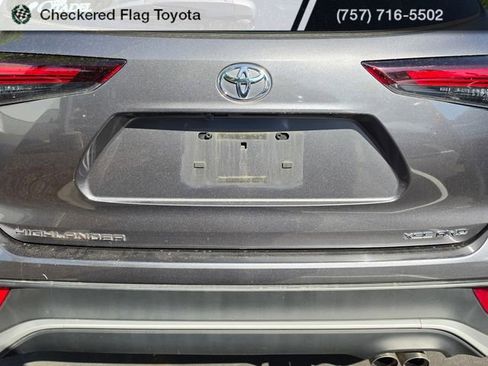 Used 2024 Toyota Highlander XSE AWD/4WD image 7
