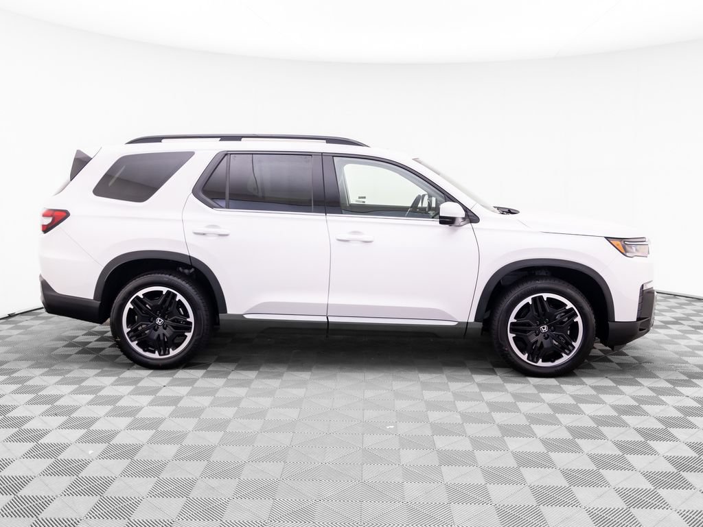 New 2026 Honda Pilot Touring image 7