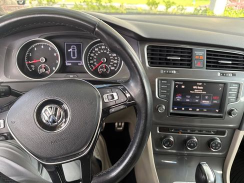 Used 2017 Volkswagen Golf Alltrack SE AWD/4WD image 5