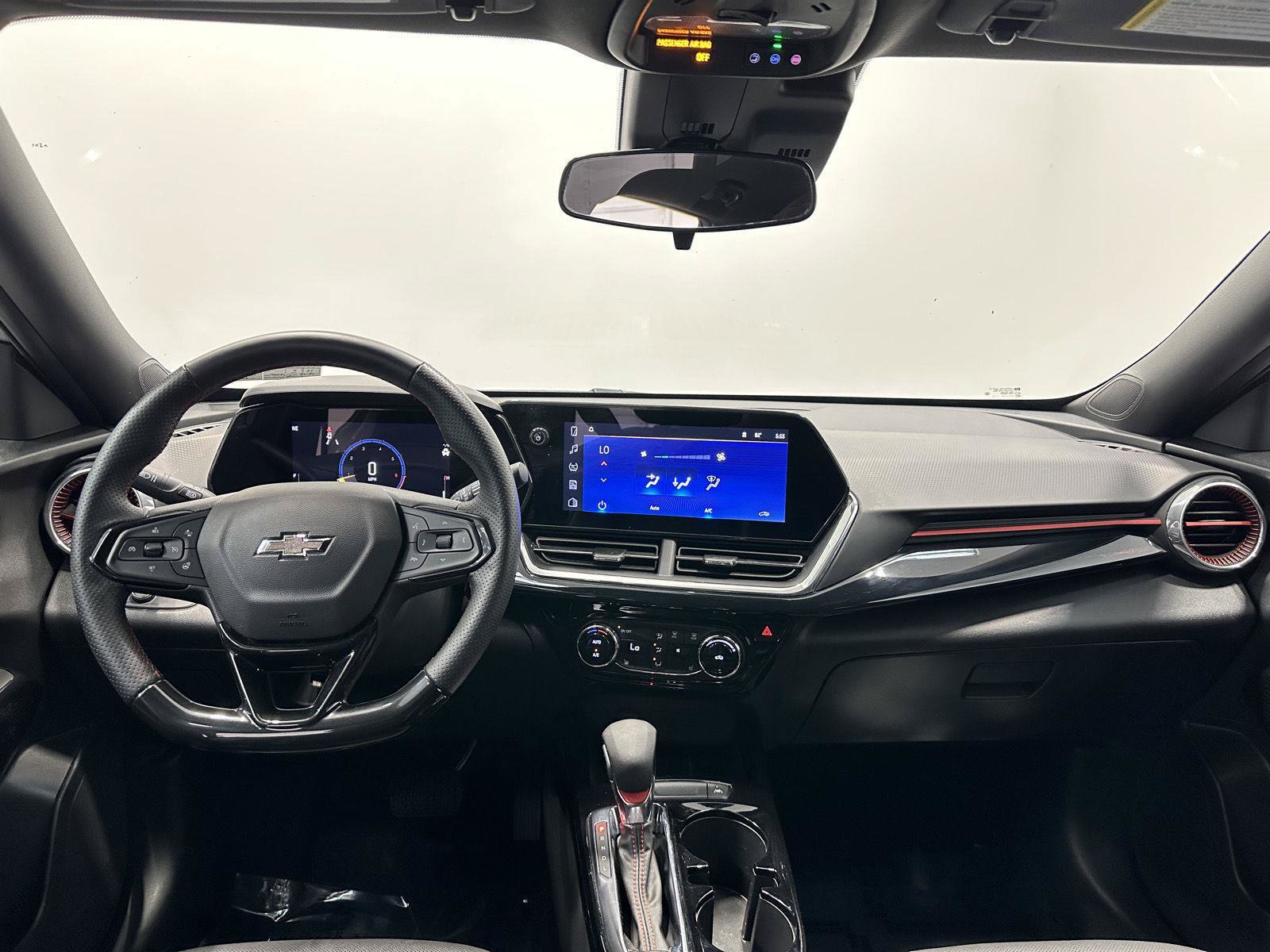 Used 2024 Chevrolet Trax RS FWD image 20