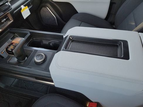 New 2025 GMC Hummer EV 2X AWD/4WD image 29