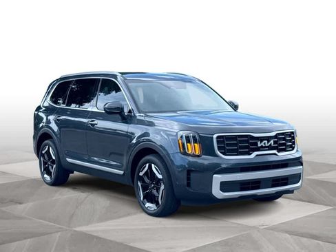 Certified 2024 Kia Telluride S FWD image 2