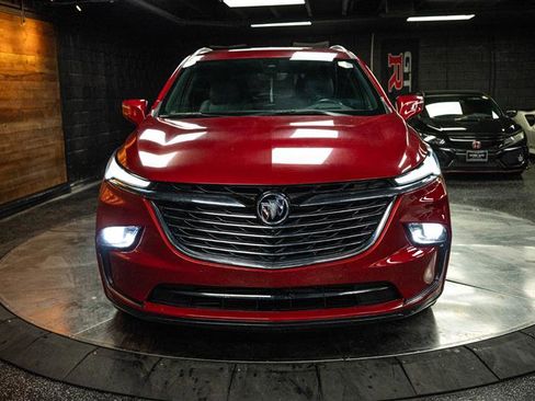 Used 2024 Buick Enclave Premium image 4