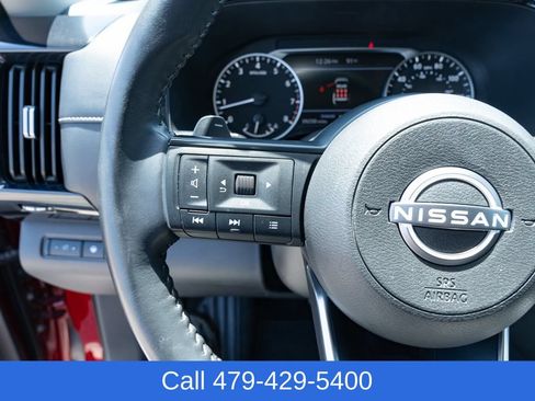 Used 2025 Nissan Pathfinder SV FWD image 25