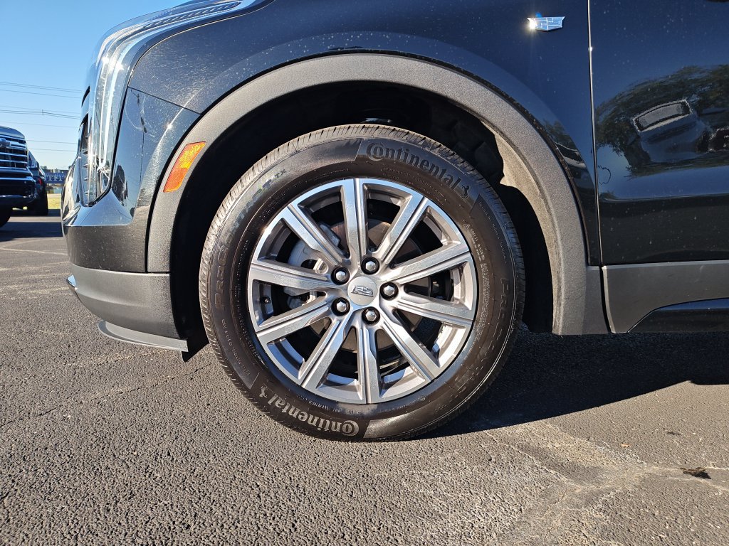 Used 2023 Cadillac XT4 Sport w/ Trailering Package AWD/4WD image 11