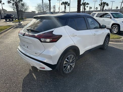 Used 2023 Nissan Kicks SV image 6