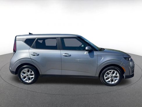 Used 2025 Kia Soul LX w/ LX Technology Package FWD image 15