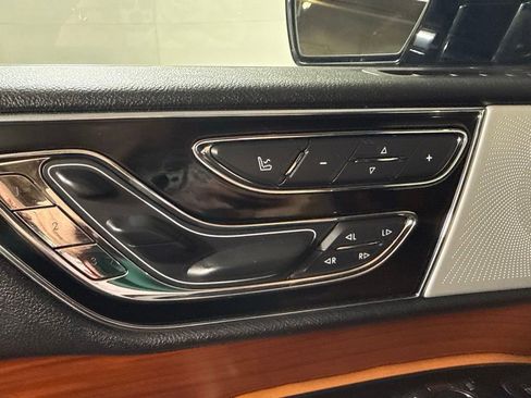 Used 2021 Lincoln Navigator Reserve w/ Luxury Package AWD/4WD image 33