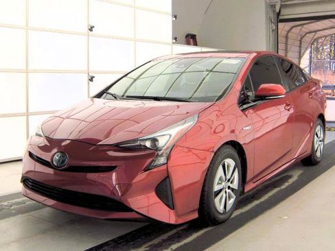 Used 2016 Toyota Prius Three Touring image 6