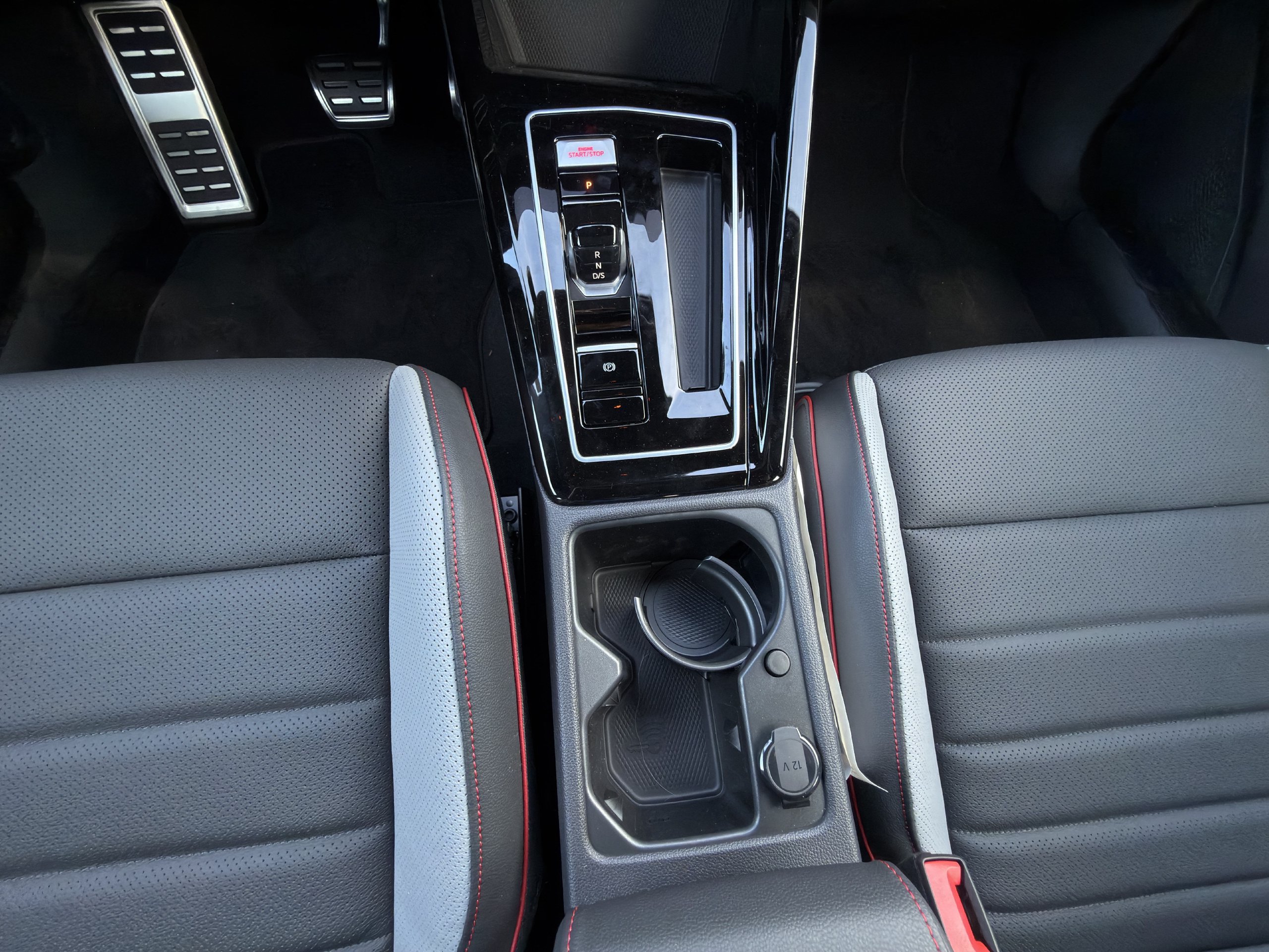 New 2026 Volkswagen GTI SE FWD image 16