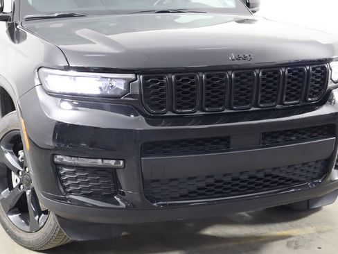 Used 2022 Jeep Grand Cherokee L Limited w/ Black Appearance Package RWD image 45