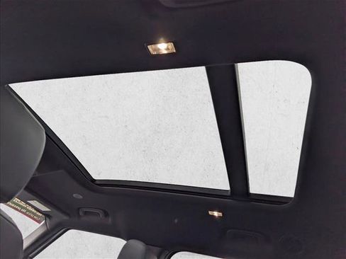 Used 2023 Land Rover Defender 130 X-Dynamic SE AWD/4WD image 16