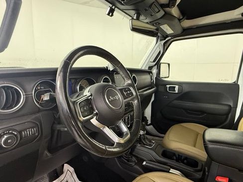 Used 2019 Jeep Wrangler Unlimited Sahara AWD/4WD image 19