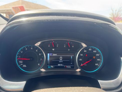 Used 2019 Chevrolet Traverse LT image 15