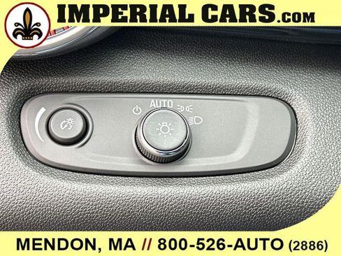 New 2026 Chevrolet Trax RS w/ Sunroof Package FWD image 24