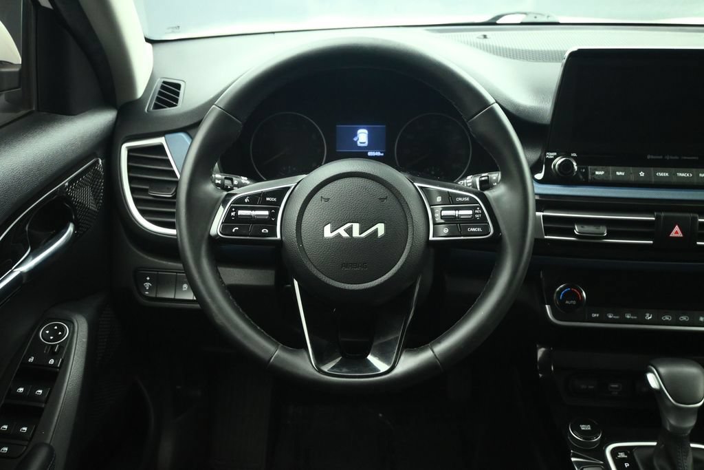 Certified 2022 Kia Seltos S FWD image 12