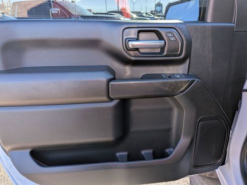 Used 2025 Chevrolet Silverado 3500 W/T image 15