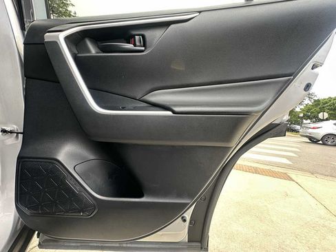Used 2022 Toyota RAV4 LE AWD/4WD image 34