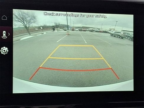 Used 2024 Kia Carnival EX image 19