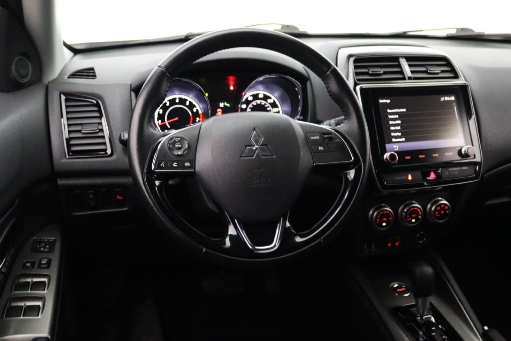 Used 2020 Mitsubishi Outlander Sport SE AWD/4WD image 16