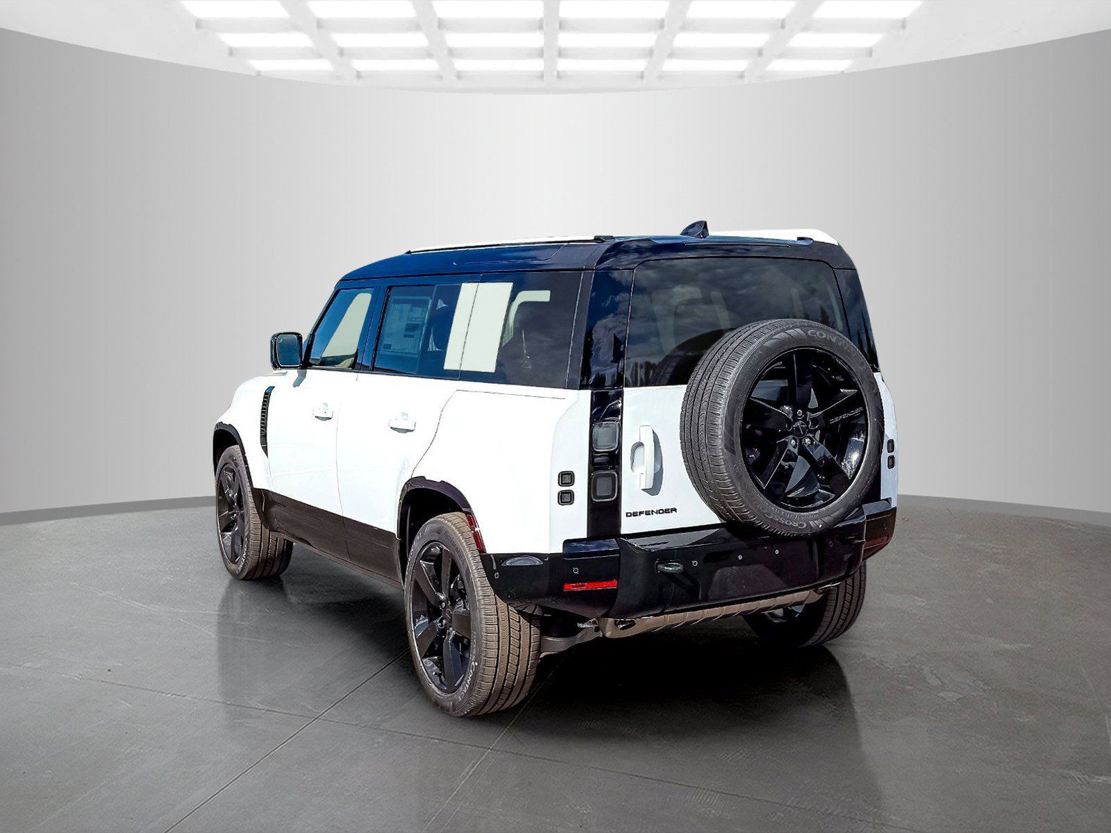 New 2026 Land Rover Defender 110 X-Dynamic SE AWD/4WD image 3