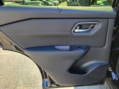 New 2026 Nissan Rogue Platinum AWD/4WD image 11