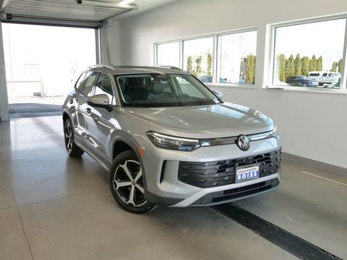 New 2026 Volkswagen Tiguan SE AWD/4WD image 1
