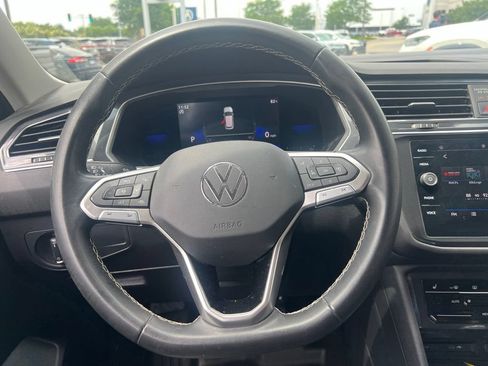 Used 2023 Volkswagen Tiguan SE FWD image 25