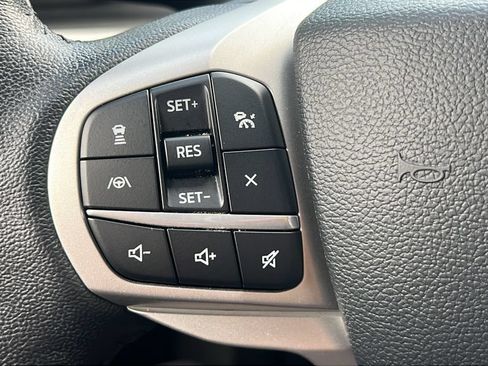 Used 2022 Ford Explorer XLT w/ Equipment Group 202A AWD/4WD image 22