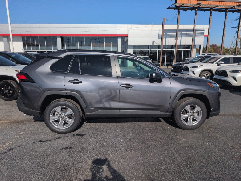 Certified 2025 Toyota RAV4 LE AWD/4WD image 6