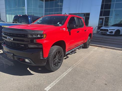 Used 2021 Chevrolet Silverado 1500 LT Trail Boss w/ Convenience Package II image 4