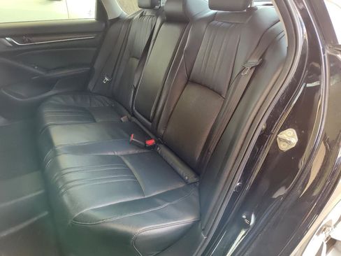 Used 2018 Honda Accord Touring image 25