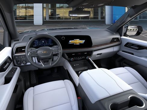 New 2025 Chevrolet Suburban Premier AWD/4WD image 16