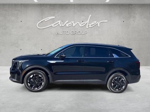 Used 2025 Kia Sorento S w/ Panoramic Sunroof Package image 15