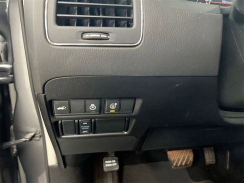 Used 2023 Nissan Armada SL w/ Captain's Chairs Package image 17