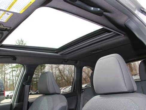 Used 2025 Subaru Forester Premium AWD/4WD image 18