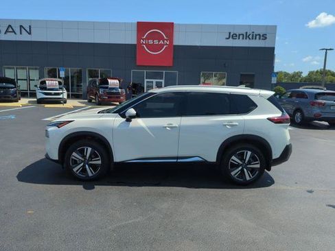 Certified 2023 Nissan Rogue SL w/ SL Premium Package FWD image 11